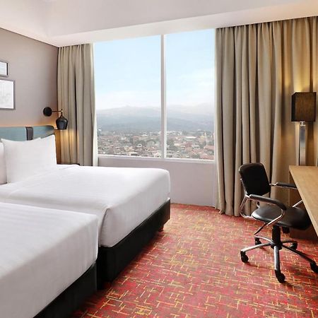 Mercure Bandung Nexa Supratman Exterior photo