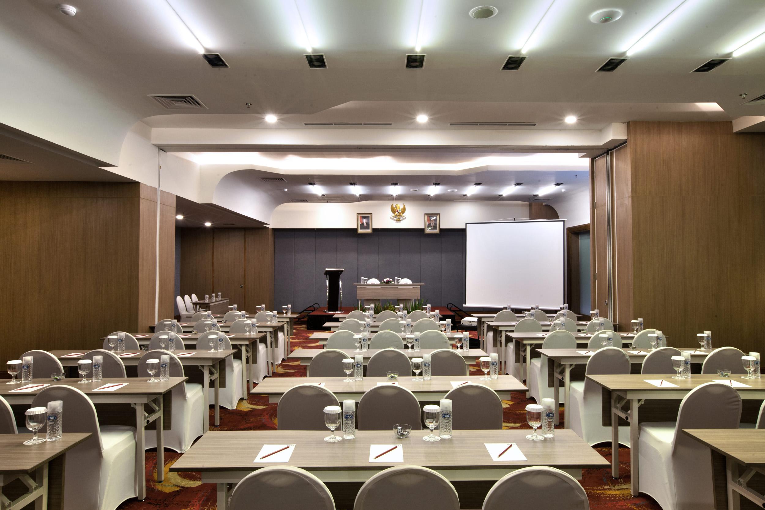Mercure Bandung Nexa Supratman Exterior photo