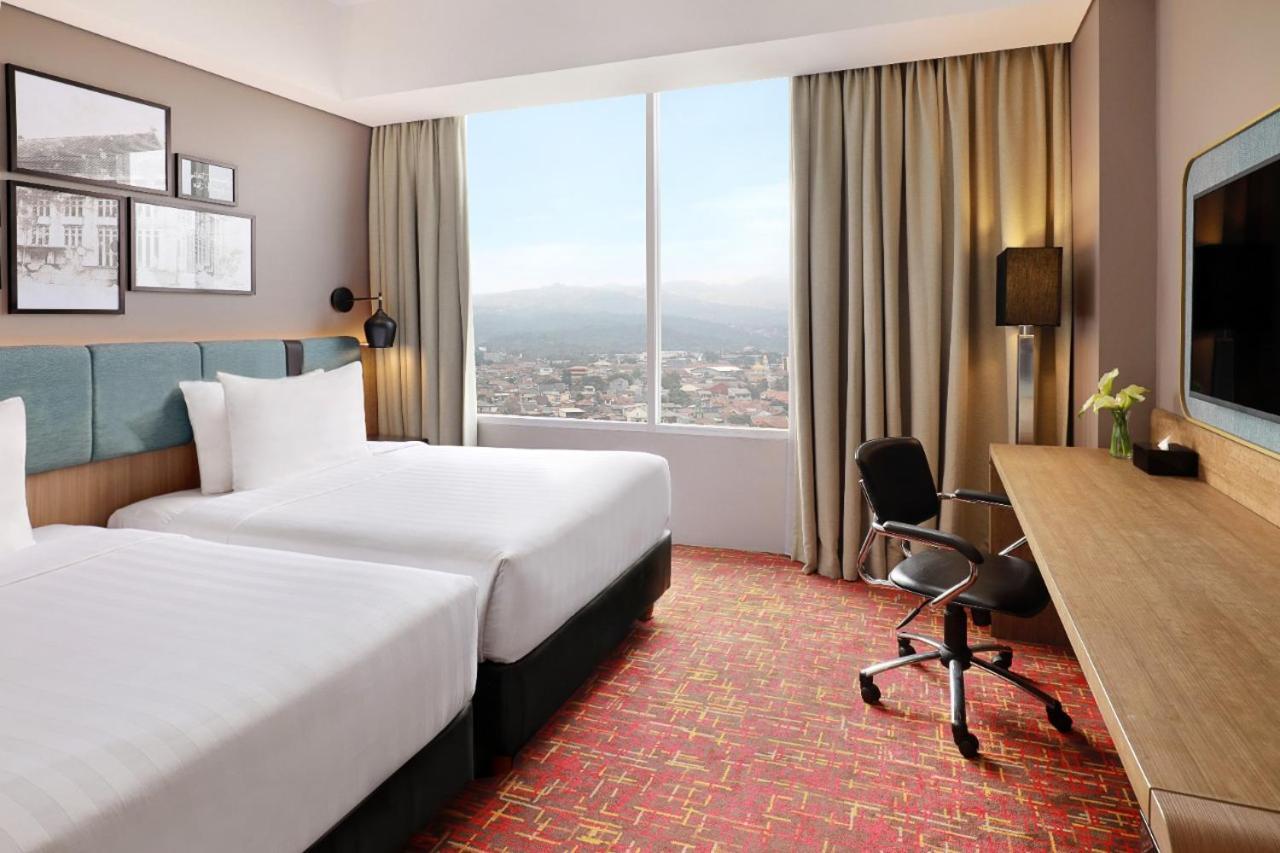 Mercure Bandung Nexa Supratman Exterior photo