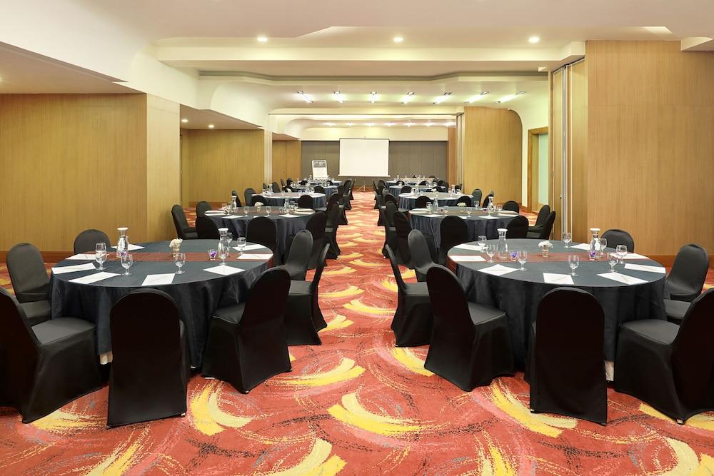 Mercure Bandung Nexa Supratman Exterior photo
