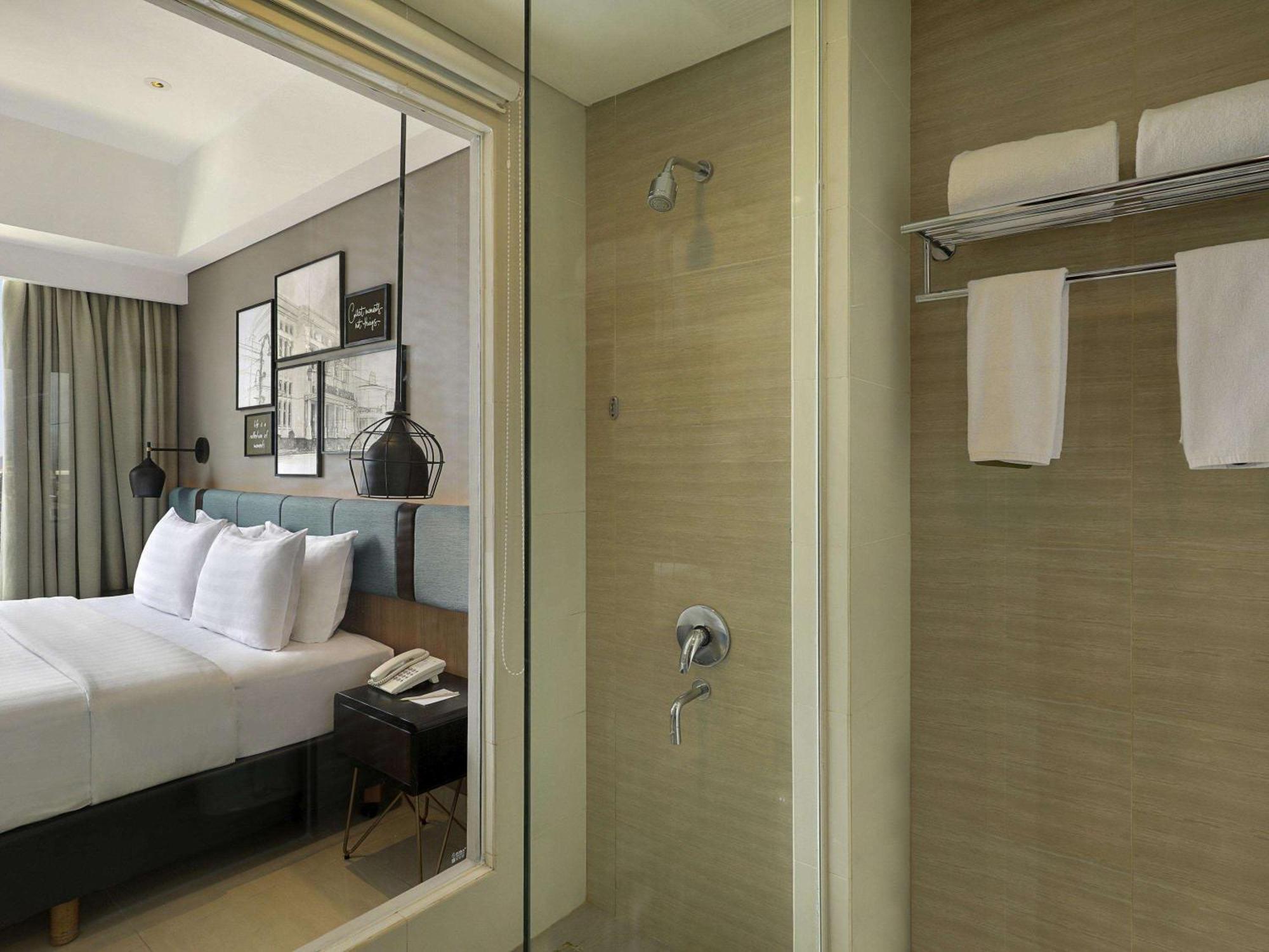 Mercure Bandung Nexa Supratman Exterior photo