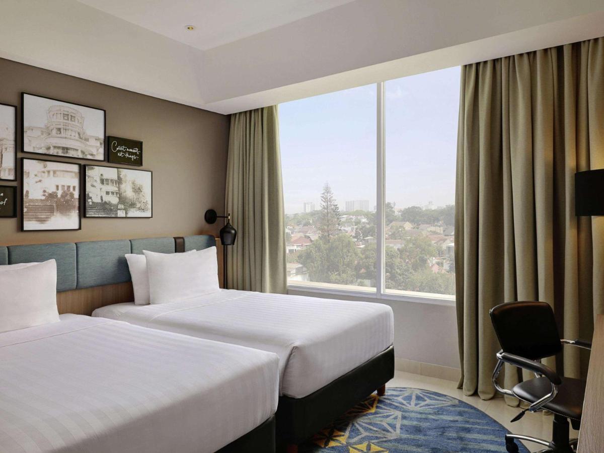 Mercure Bandung Nexa Supratman Exterior photo